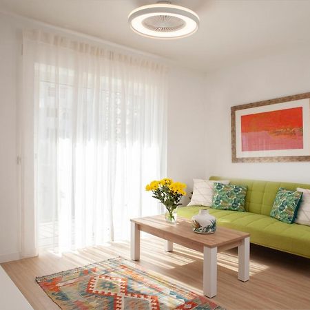 Lovely Beachfront Apartment In Calahonda Sitio de Calahonda Kültér fotó