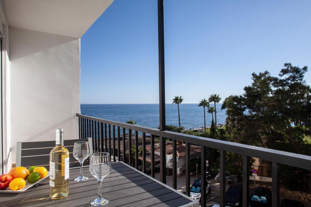 Lovely Beachfront Apartment In Calahonda Sitio de Calahonda Kültér fotó